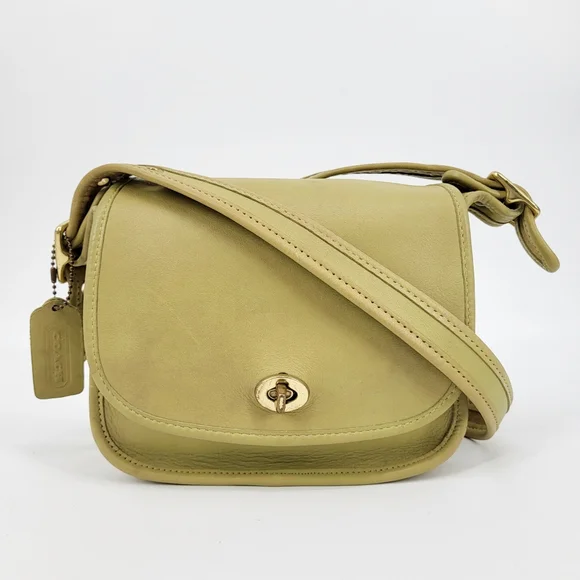 バッグ Vintage COACH Flap Shoulder bag green Vintage Coach Legacy Small Fold Over Flap Shoulder Bag Purse